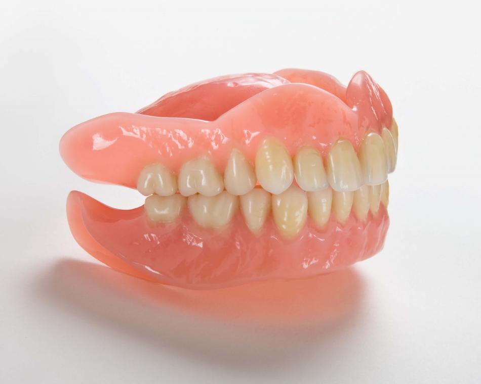 Мягкие протезы зубов - цены и отзывы.